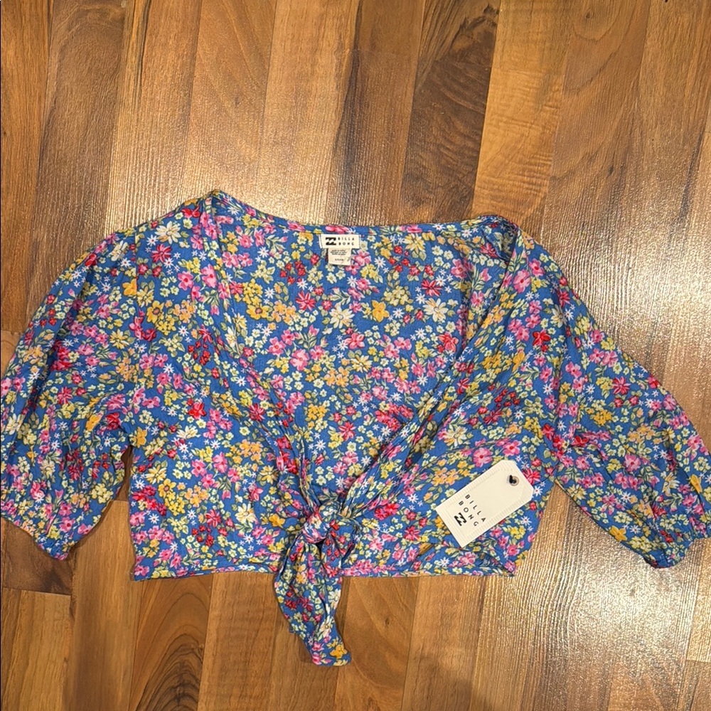Floral billabong crop‎ top women’s size small NWT